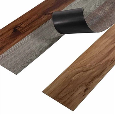 Lipici pe pardoseala lvt