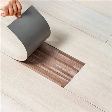 Cojiți și lipiți scândura de vinil